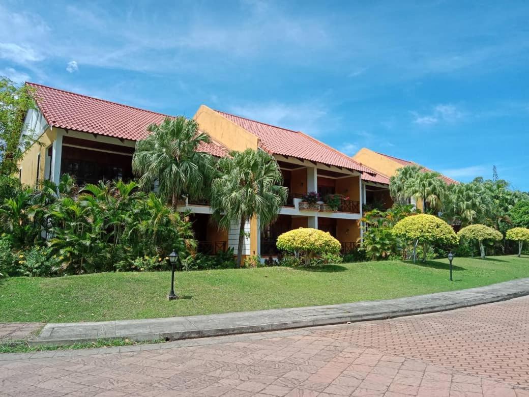 Tiara Labuan Hotel Exterior photo